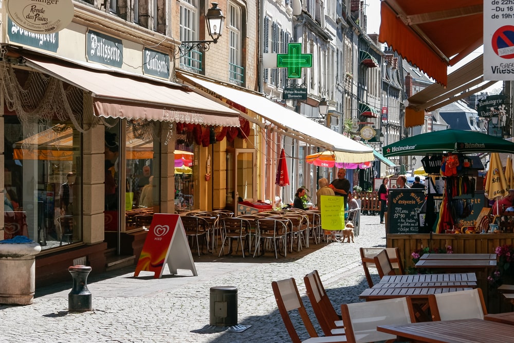 Autres commerces de proximité